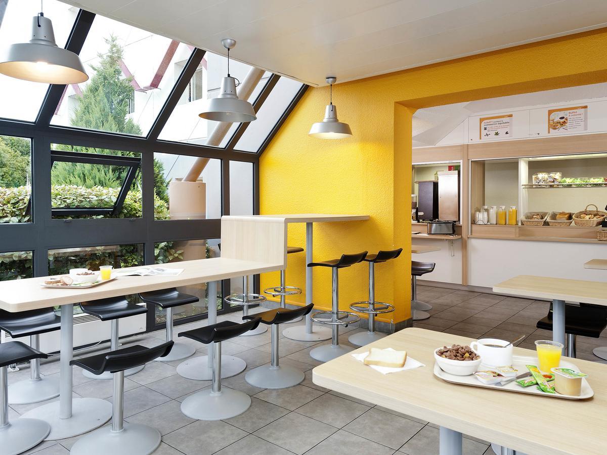 Hotelf1 Le Creusot Montchanin Gare Tgv ภายนอก รูปภาพ